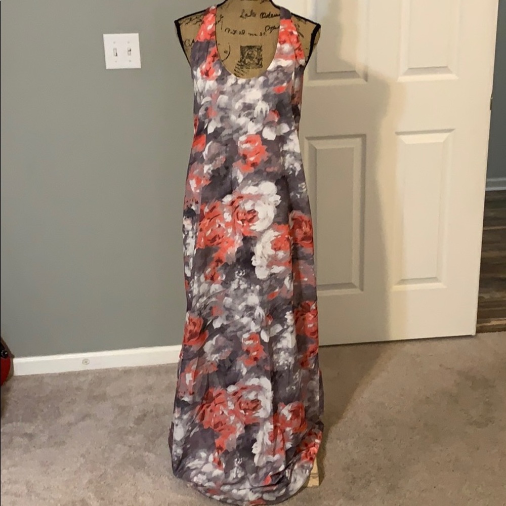 Aakaa Gray floral halter maxi dress size S sexy back